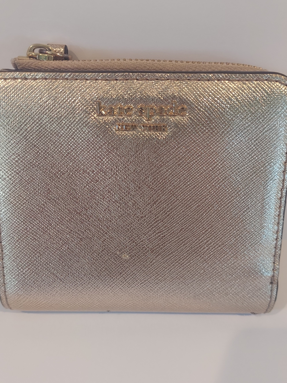 Kate Spade NWOT small L-zip bifold wallet metallic saffia glittering Cameron